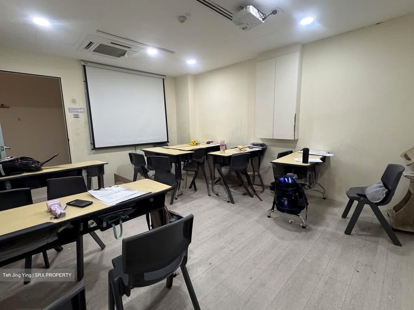 Chiat Hong Building (D7), Office #579589281